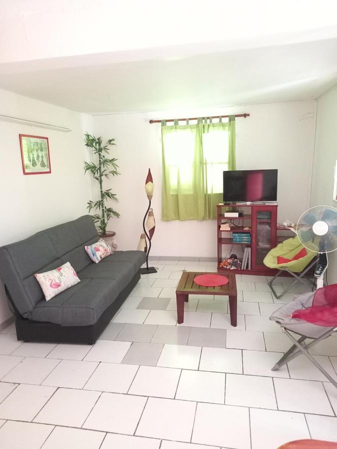 Bel Appartement - Proche Des Plages De Sainte Anne Eksteriør billede